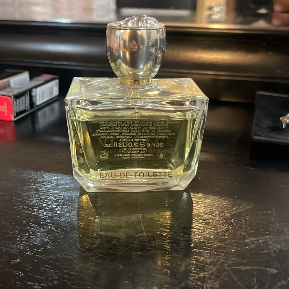 Versace yellow diamond